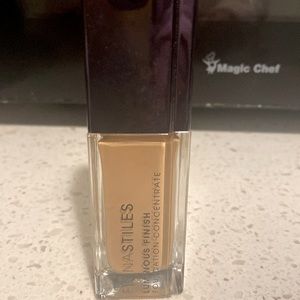 Fiona Styles luminous finish foundation concentrate. 1 Fl. Oz